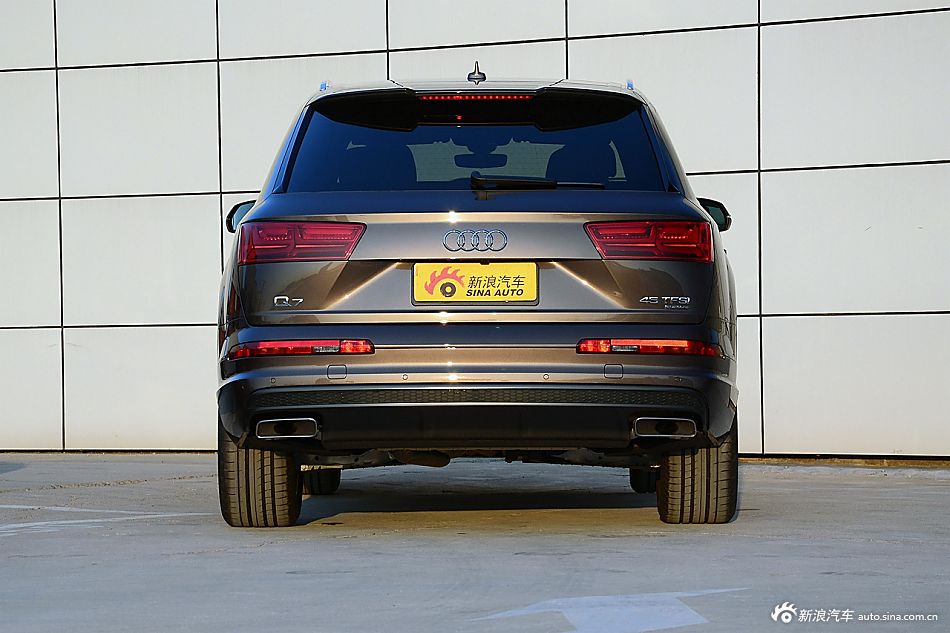 2016款奥迪Q7 3.0T自动45TFSI S-Line运动型