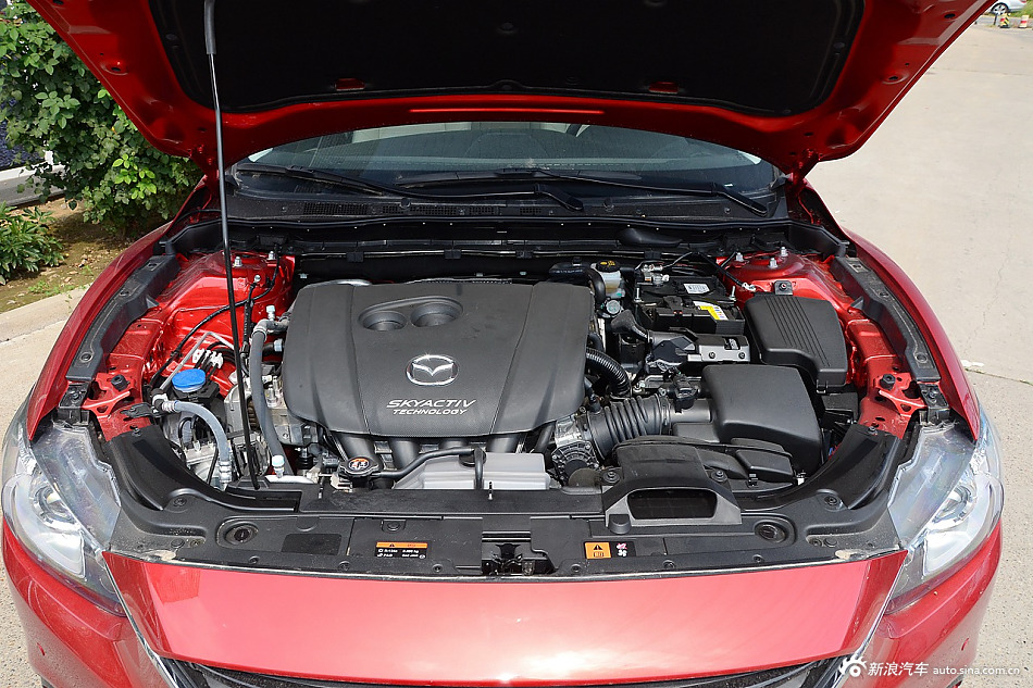 东方基金管理有限责任公司关于调整旗下部分基