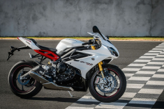 凯旋Daytona 675R全能型跑车组图欣赏