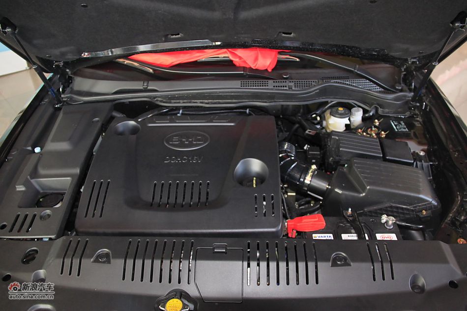 12款比亚迪G6 2.0手动尊贵型_比亚迪G6引擎底