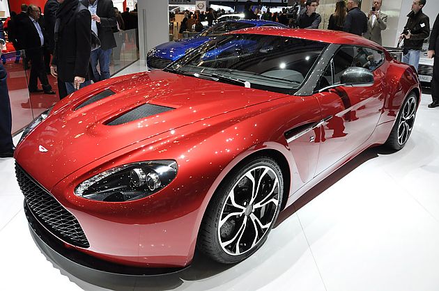 Coupe中的红色男爵 马丁V12 Zagato