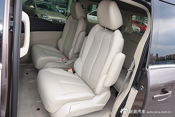 2015款GL8商务车2.4L豪华商务尊享版