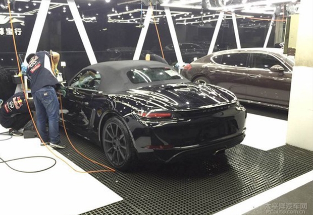 保时捷718 Boxster