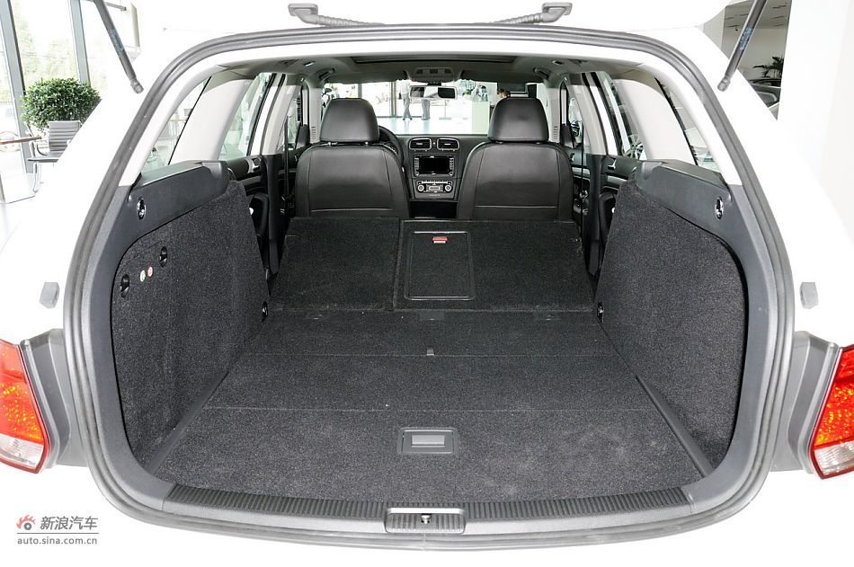Golf旅行轿车实拍_高尔夫-进口座椅空间图片8