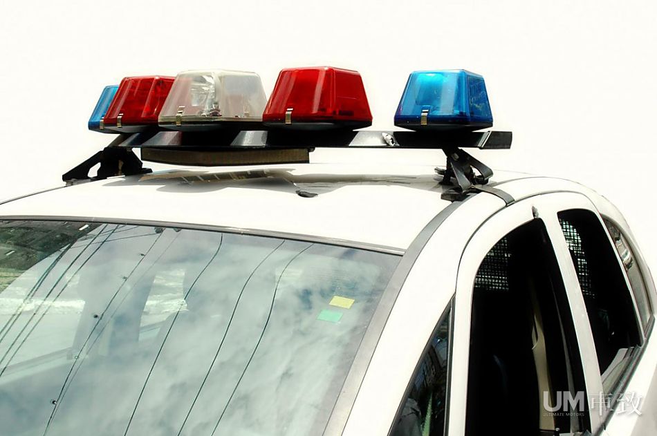 警灯与警笛的故事_13410794_汽车图库_新浪汽车_新浪网
