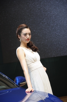 2013成都车展模特高清组图：邻家小妹