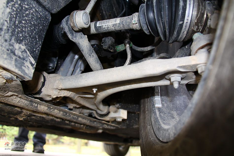 奥迪q3引擎与底盘_奥迪q3引擎底盘图片1006