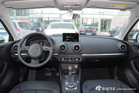 奥迪a3最高优惠599万元现车充足