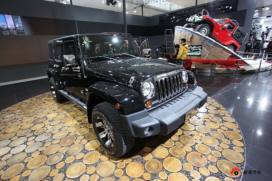 JEEP牧马人撒哈拉_牧马人车展图图片250950