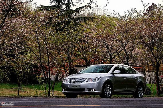 购君越享4年/10万公里保修服务 限12月31日前