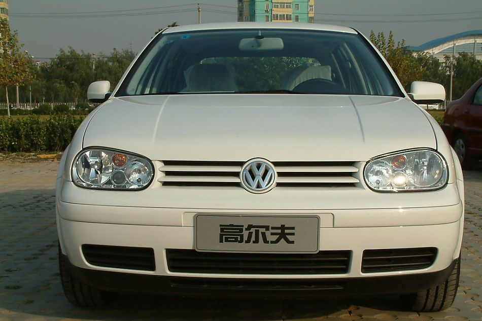一汽大众高尔夫前脸