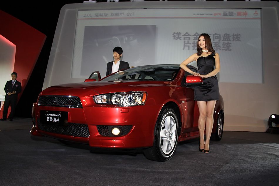 东南三菱蓝瑟翼神上市现场新车亮相_翼神图片