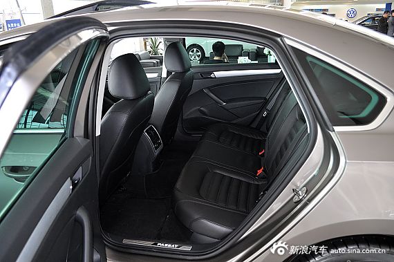 2014款帕萨特1.8T DSG御尊版