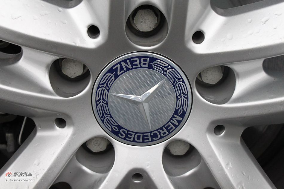 奔驰e300发动机型号图片