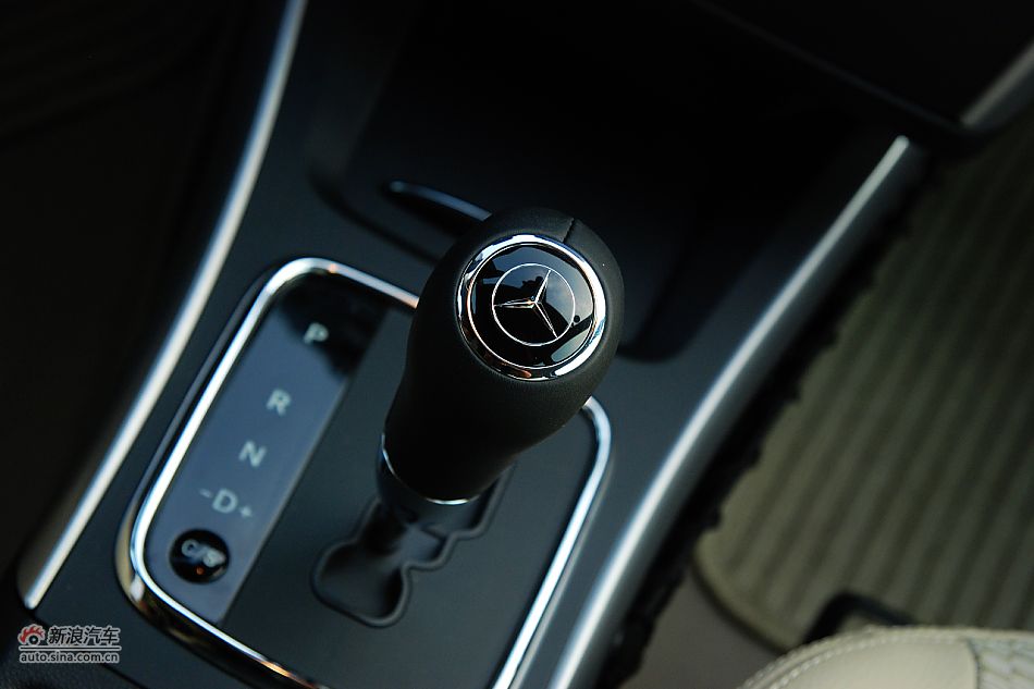 奔驰A级中控台_奔驰A级内饰图片_汽车图库