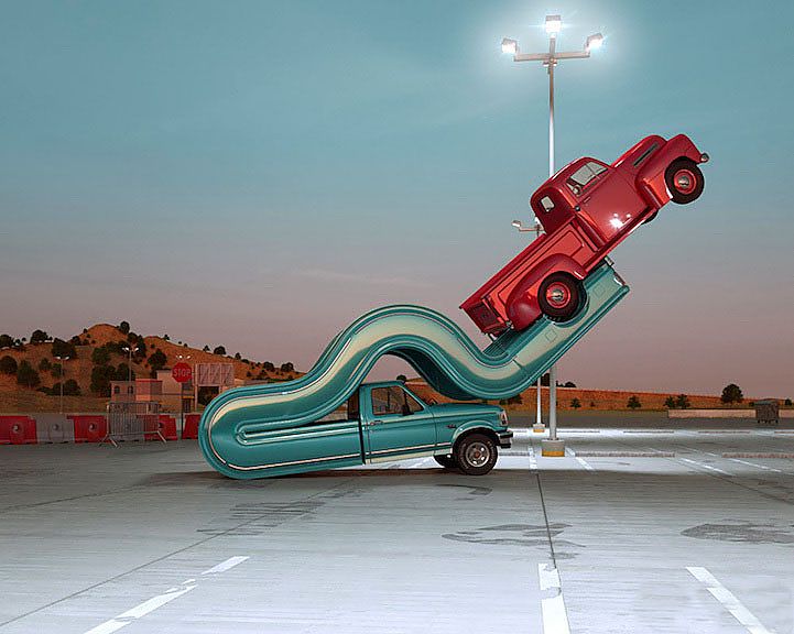 “奇怪汽车雕塑” 扭曲的美