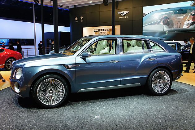 “荧幕硬汉”大比拼 超豪华SUV的盛宴