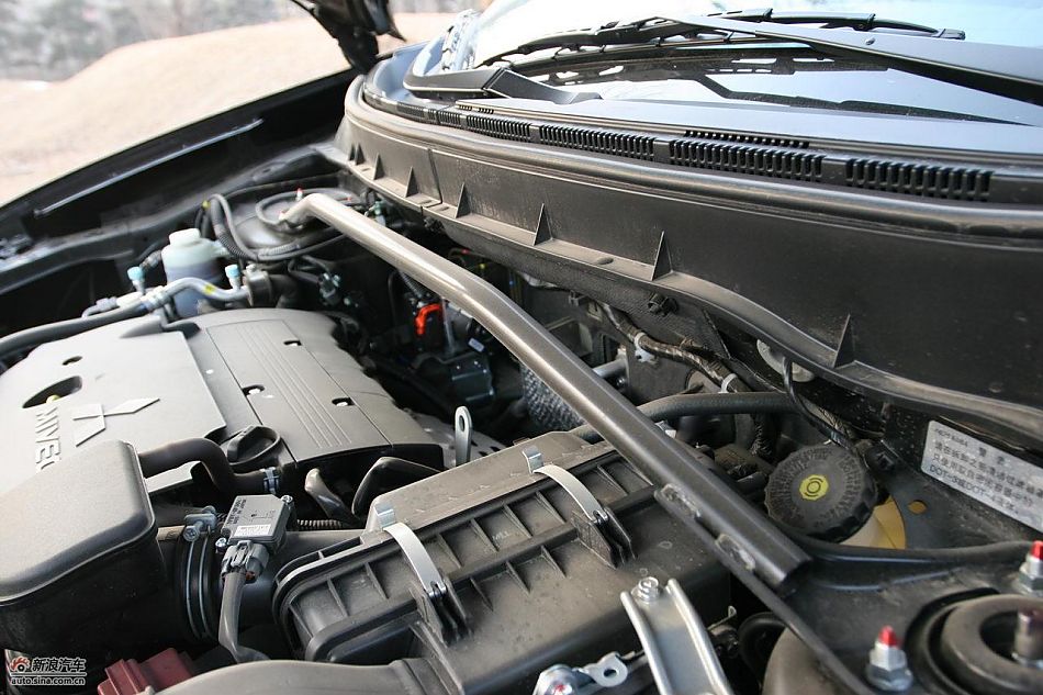 欧蓝德EX劲界2.0运动版发动机与底盘_欧蓝德