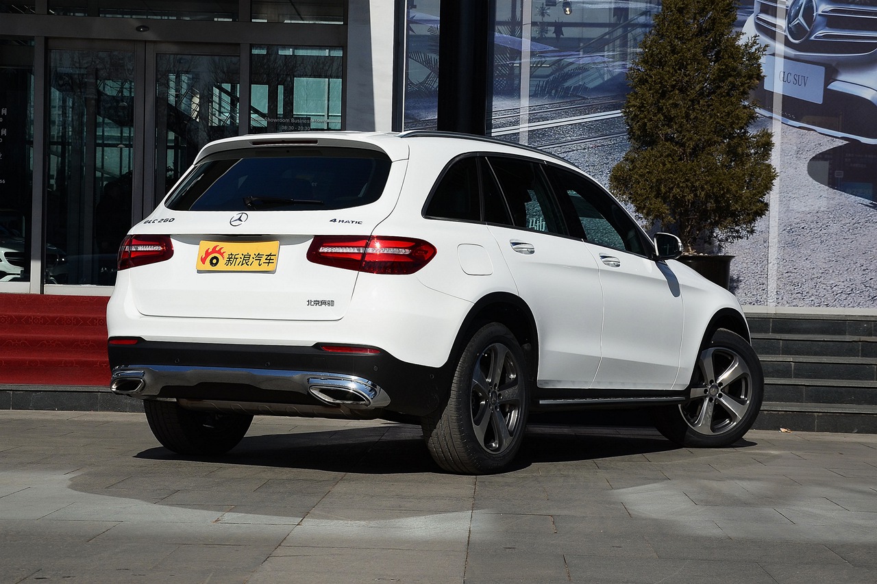 奔驰glc260和300的区别图片