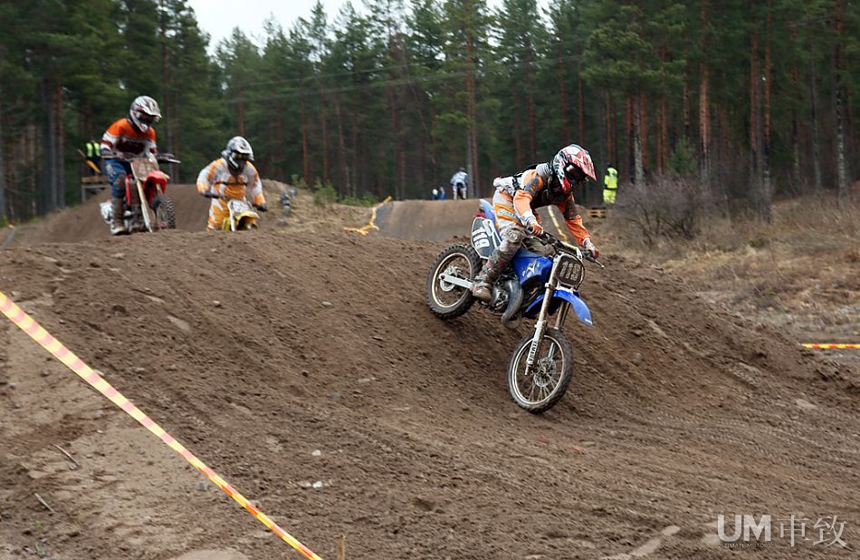 征服沟壑泥泞 摩托车越野比赛(15\/27)