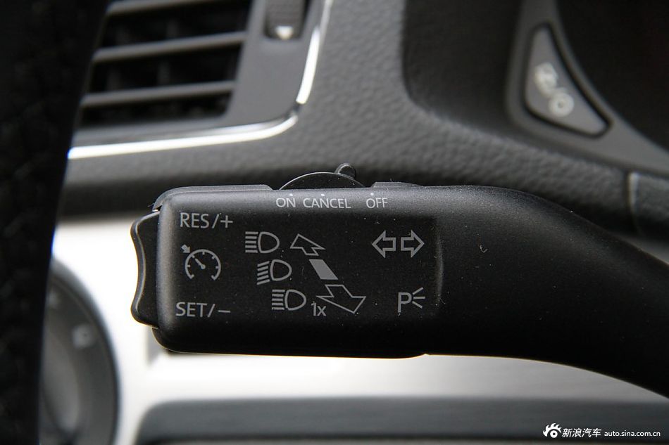 帕萨特和迈腾外观图片对比哪个好_帕萨特和迈