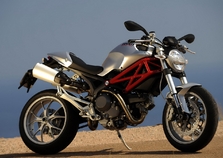 长青车款Ducati Monster 1100