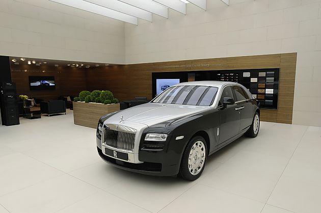 双色奢华 劳斯莱斯发布新款定制版古斯特