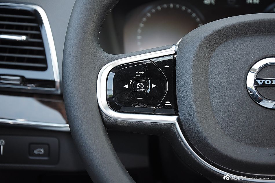 2015款沃尔沃XC90 2.0T T6智雅版