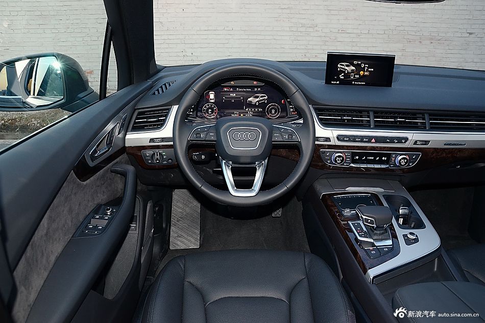 2016款奥迪Q7 3.0T自动45TFSI S-Line运动型