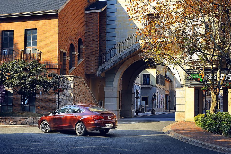 广汽传祺GA6官方实拍组图