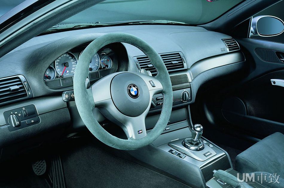 2003年宝马E46 M3 CSL