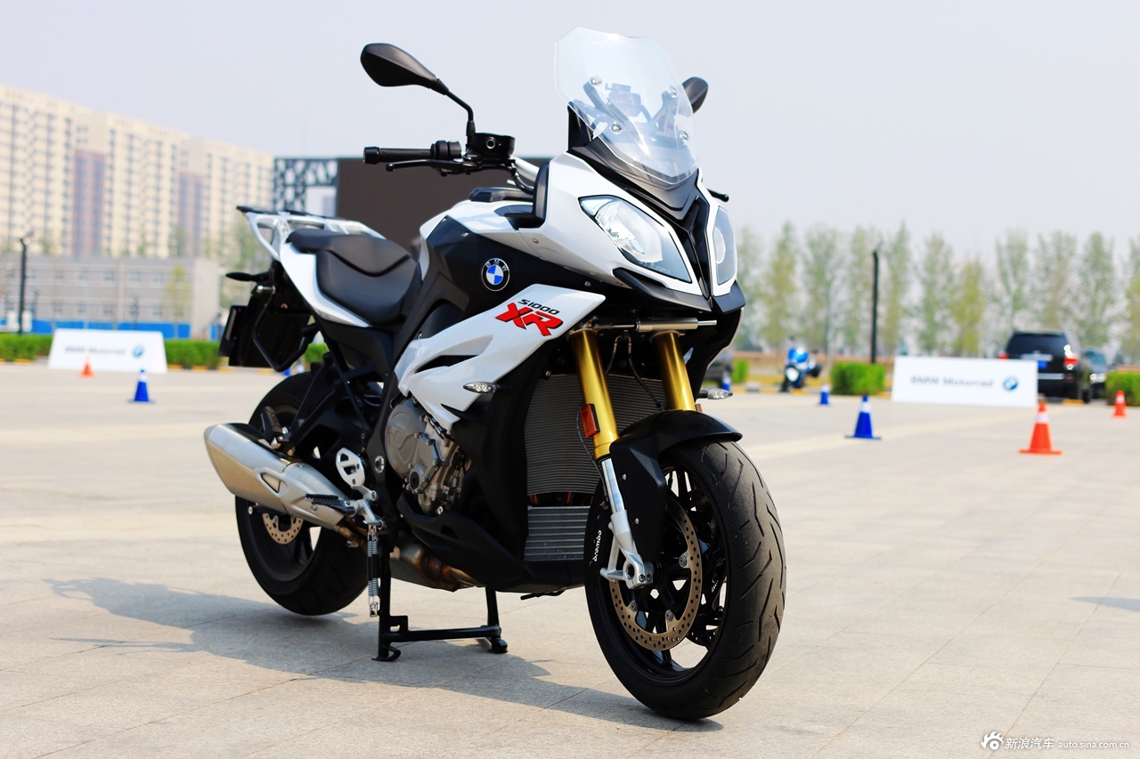 宝马s1000xr壁纸,宝马s1000rr壁纸 宝马s1000xr xr:探险摩托车和赛车的跨界融合