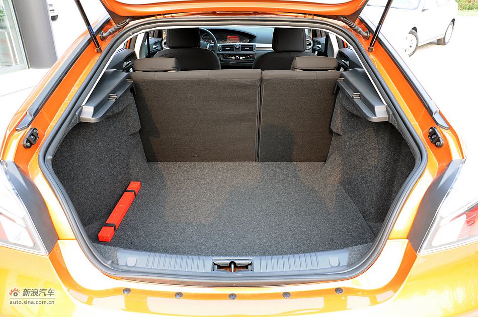 2012款MG6 Fast-Back实拍_MG6空间图片_汽