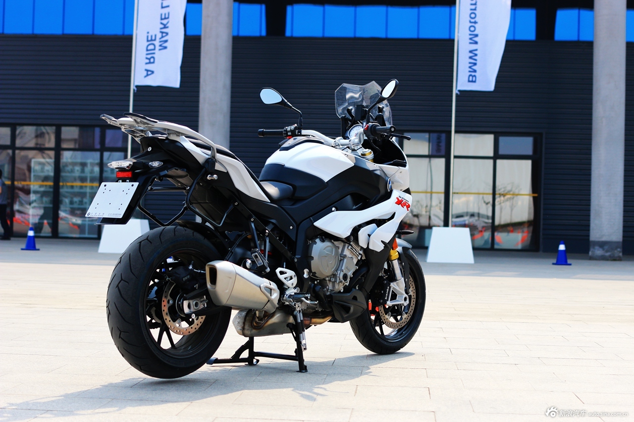 宝马s1000xr壁纸,宝马s1000rr壁纸 宝马s1000xr xr:探险摩托车和赛车的跨界融合
