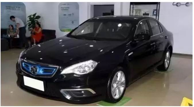 北汽绅宝D70电动车