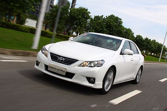 丰田锐志现金优惠2.3万元 店内现车