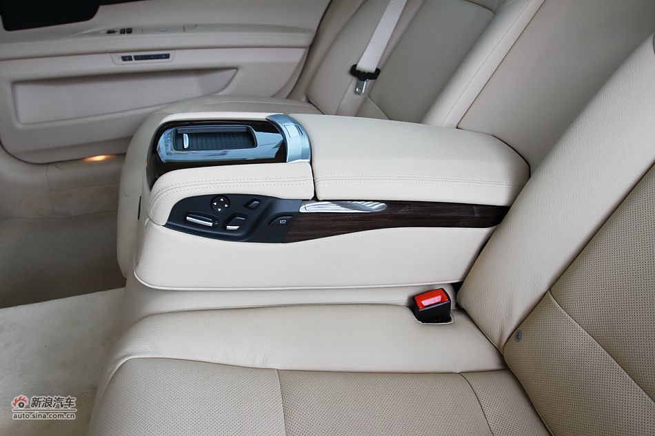 2009款宝马740li豪华型