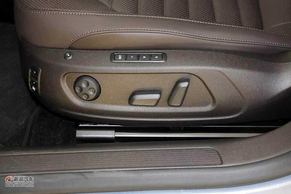 2012款迈腾旅行版_迈腾-旅行车内饰图片_汽车