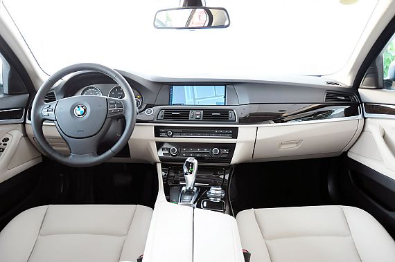 2012款宝马5系四门轿车长轴距版实拍