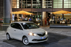 古典主义 2016蓝旗亚Ypsilon