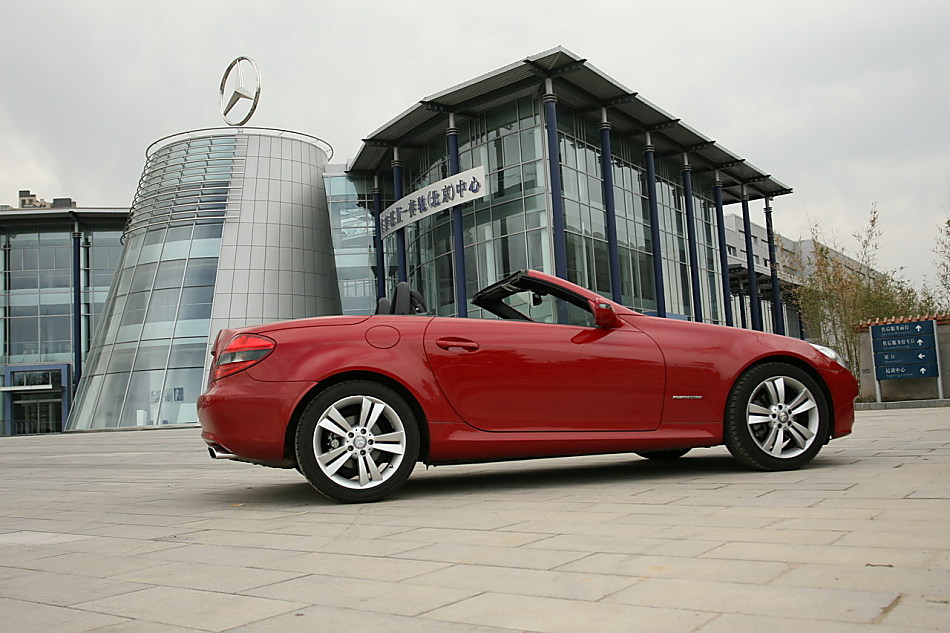 梅赛德斯-<em>奔驰SLK200</em>外观<em>图片</em>_奔驰SLK<em>图片</em>