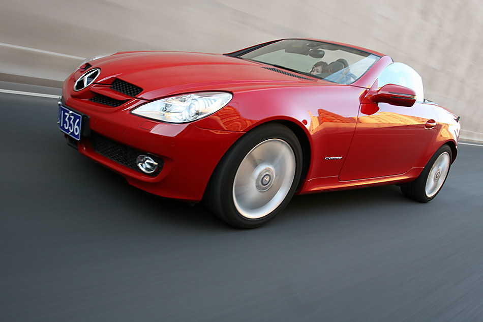 梅赛德斯-<em>奔驰SLK200</em>动态外观<em>图片</em>_奔驰SLK