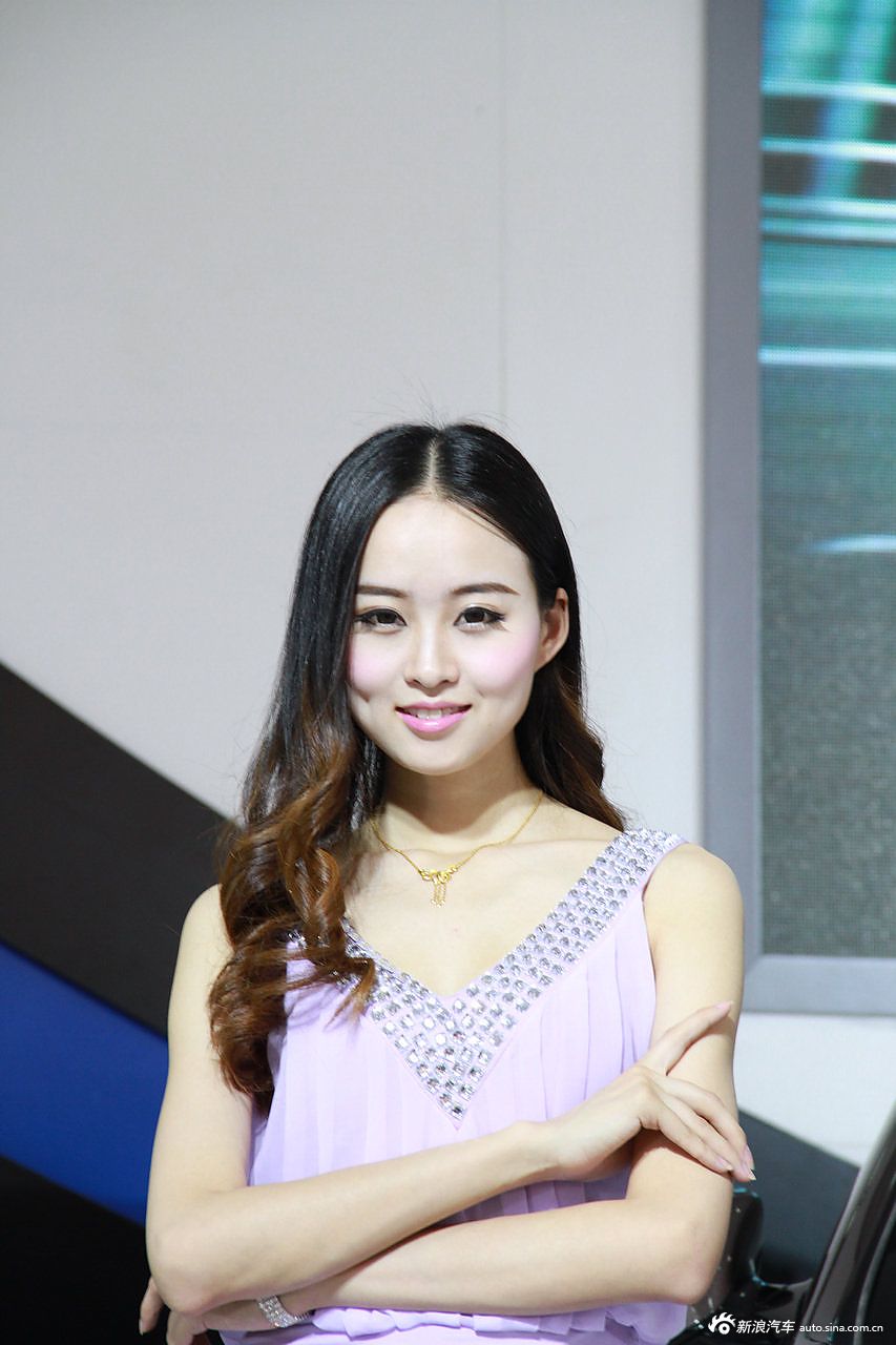 2013第五届呼和浩特车展车模实拍_29471789_汽车图库_新浪汽车_新浪网