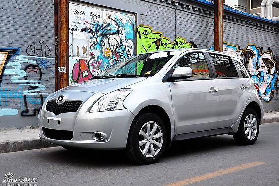 2010款炫丽现金优惠4200元 有现车