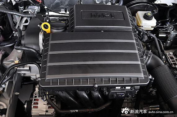 2013款朗行1.6L自动风尚型 雅致白