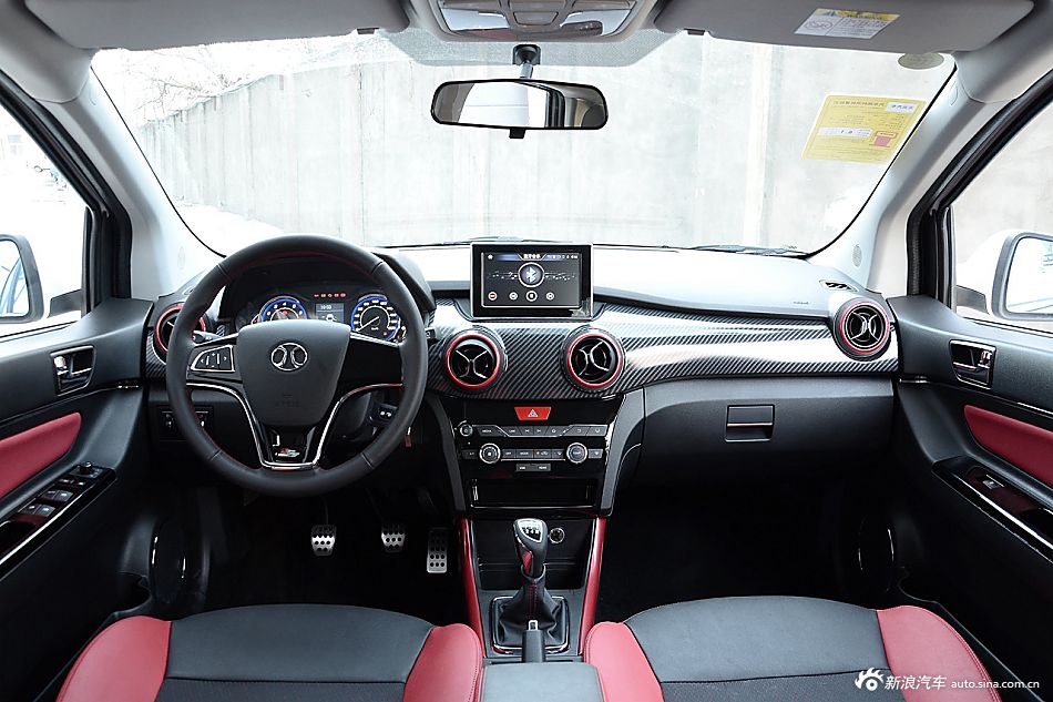 2015款北汽绅宝X25 1.5L手动精英版