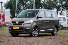 大块头也有大智慧 实拍2015款华颂7