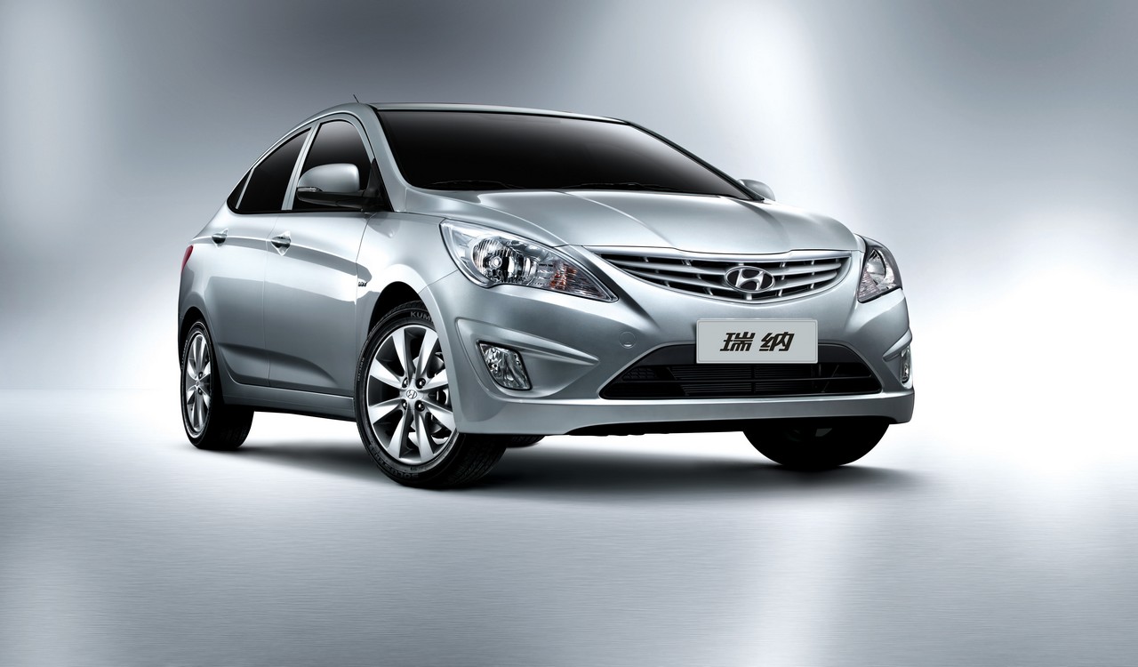 现代朗动名图瑞纳烤漆挡泥板悦