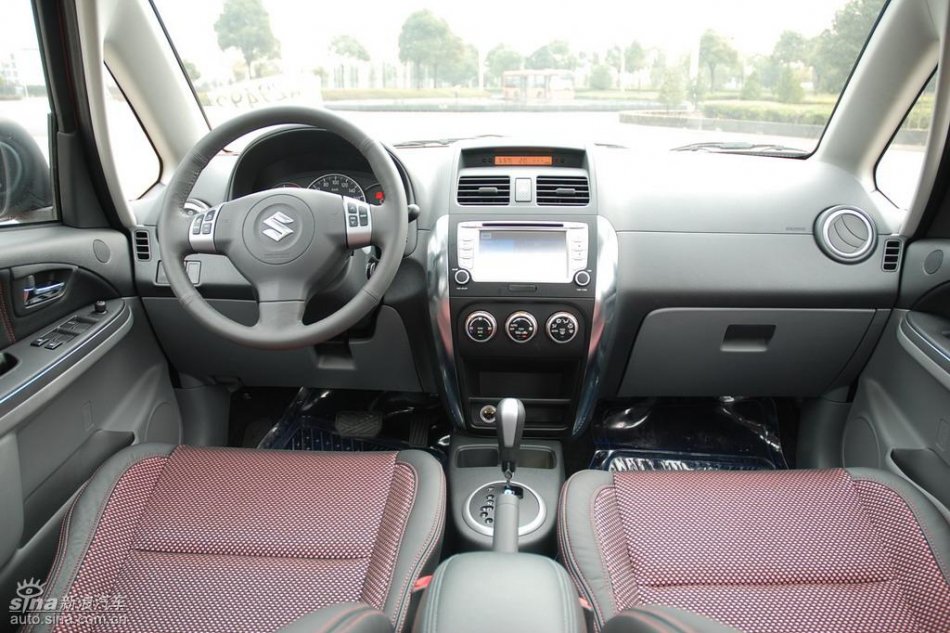 长安铃木全新天语SX4内饰实拍图_SX4内饰图