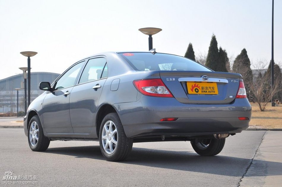 新浪试驾比亚迪F3自动挡_比亚迪F3内饰功能图